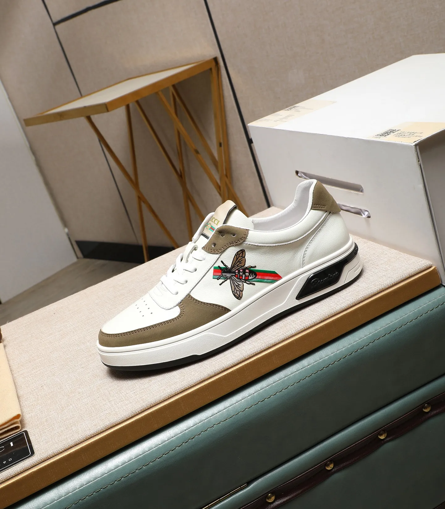 Men's shoes 💰440 GUCCI's latest spring model is on sale at the same time at the counter. Original calfskin imported from Italy, genuine leather lining, (high-end, extravagance, and class) exquisite workmanship. Sole: original sole provided by the original factory, ⚠exclusive double-layer movable molded sole super comfortable⚠, real shot 🎬The real thing is better🔍🔍"High quality·Follow the item" Code number 38-44